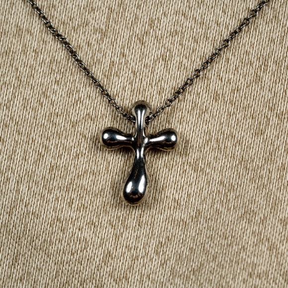 SOLD! Tiffany & Co Elsa Peretti Cross Pendant Necklace - Picture 2 of 5